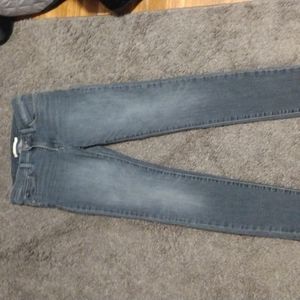 Levi's Slimming Skinny Size 27